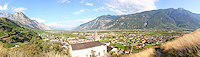 pano panorama panoramique montagne rando valais vallée suisse paysage plaine du rhône rivière bains de saillon château tour romaine champs maïs vignes abricots