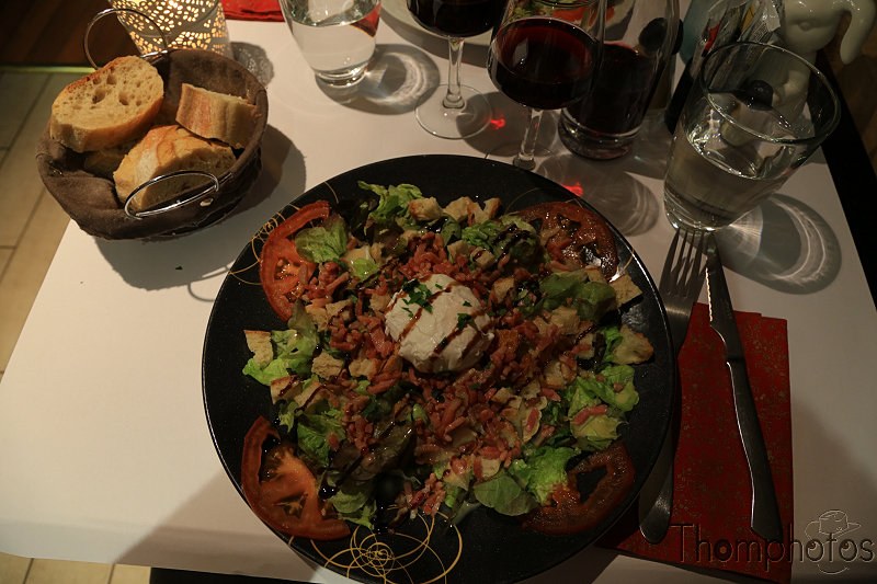 cuisine cooking plat repas meal menu lyon bouchon lyonnais petit chaperon rouge resto restaurant entrée salade lyonnaise
