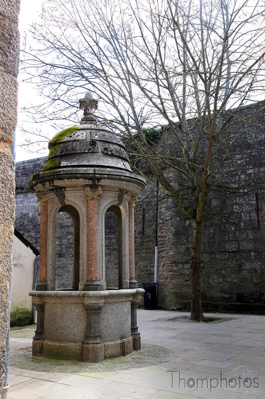 reportage 2012 bretagne sud breizh izel kenavo J10 jour 10 architecture concarneau ville close médiévale ancienne maison puit de la maison du gouverneur