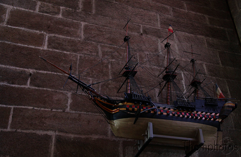 reportage 2012 bretagne sud breizh izel kenavo J3 jour 3 ville de vannes vanne gwened fortifiée moyen-âge moyen âge cathédrale saint pierre église bateau navire marins morts disparus en mer océan maquette en bois