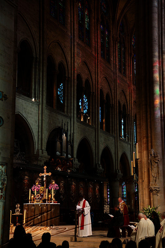 reportage 2012 messe paris notre-dame notre dame cathédrale intérieur chapelle décoration rosace vitrail vitraux saint statue colonne