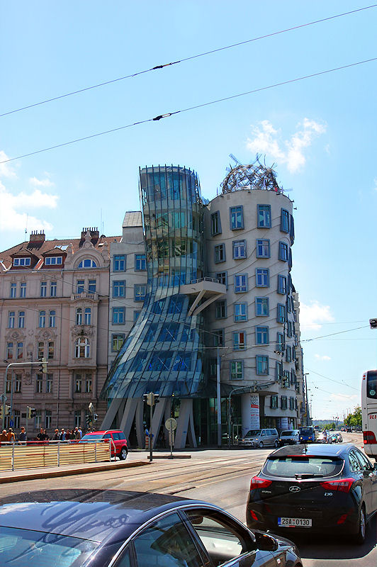 reportage 2014 république tchèque tchéquie czech prague praha cz ville maison qui danse dansante Tančící dům architecture excentrique