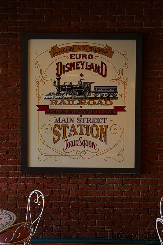 reportage photo été 2021 france eurodisney mickey paris disney disneyland steampunk art déco affiche railroad